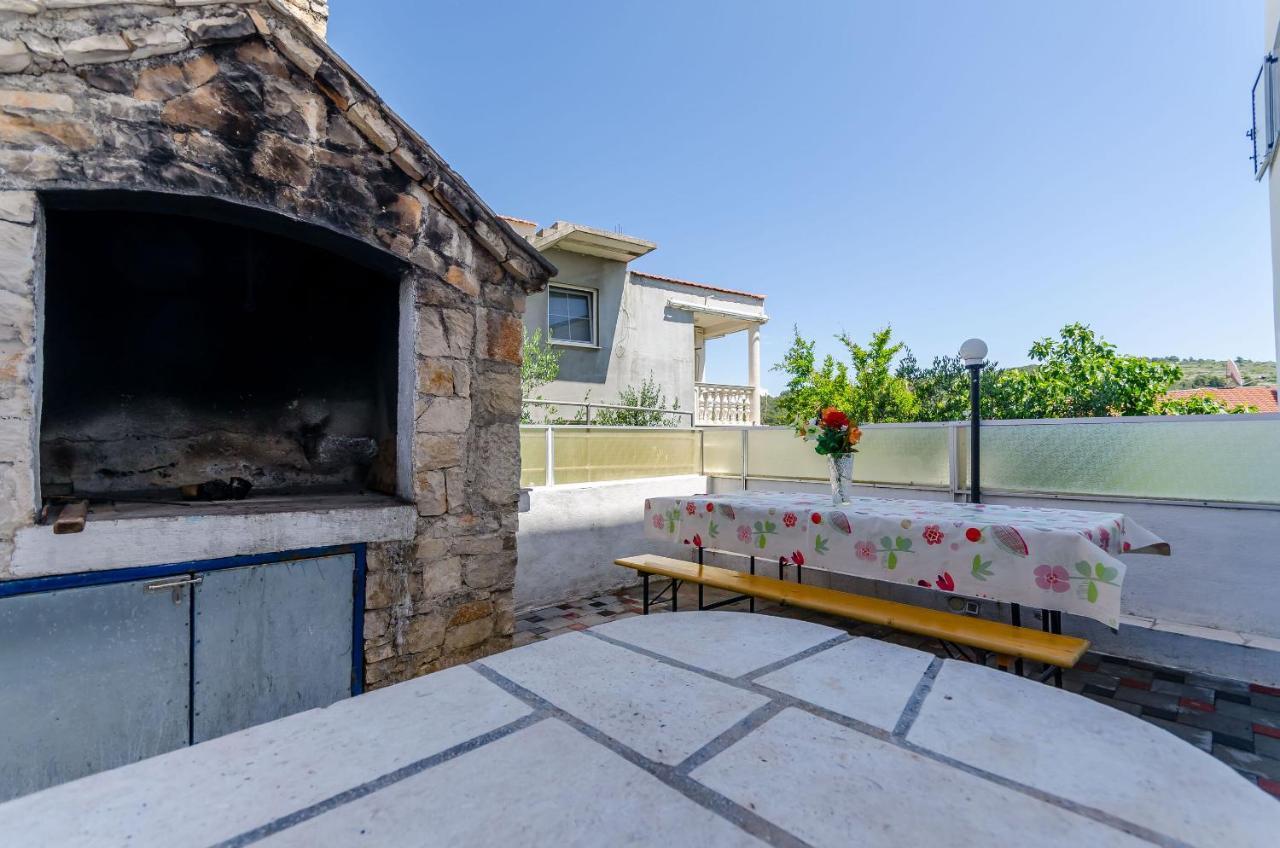 Apartments Kursan Trogir Exterior photo