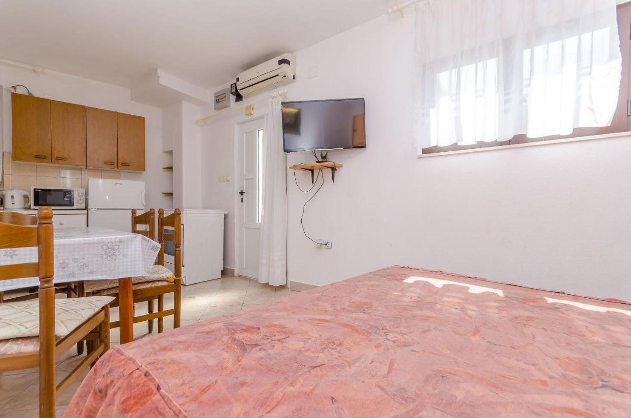 Apartments Kursan Trogir Exterior photo