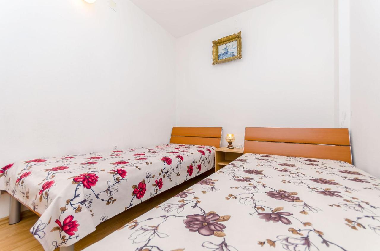 Apartments Kursan Trogir Exterior photo